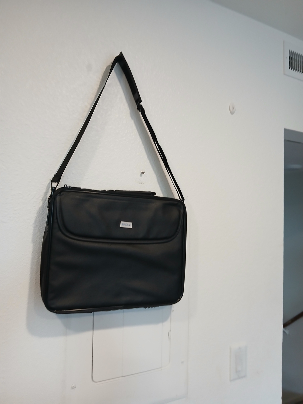 Classic Black Laptop Messenger Bag with Adjustable Strap